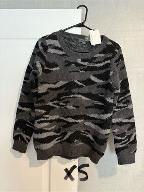 Barefoot Dreams Gray and Black Camouflage Cozy Sweater